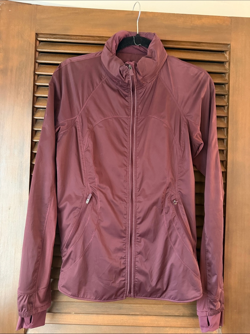 Lululemon Women’s Lightweight Burgundy Windbreaker